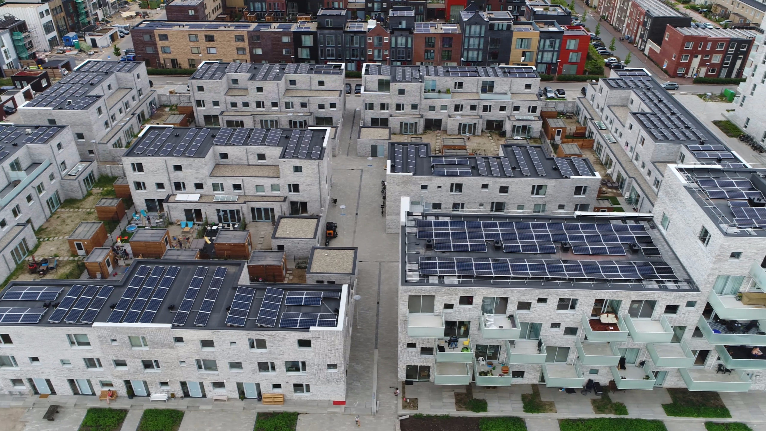 You want letting companies to invest in solar panels and batteries? Let’s make them your energy reseller!